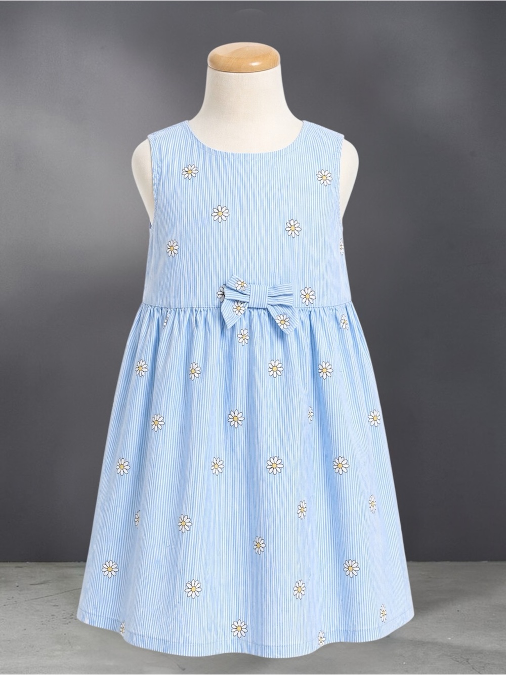 Girls' Blue Daisy Embroidered Sleeveless Dress